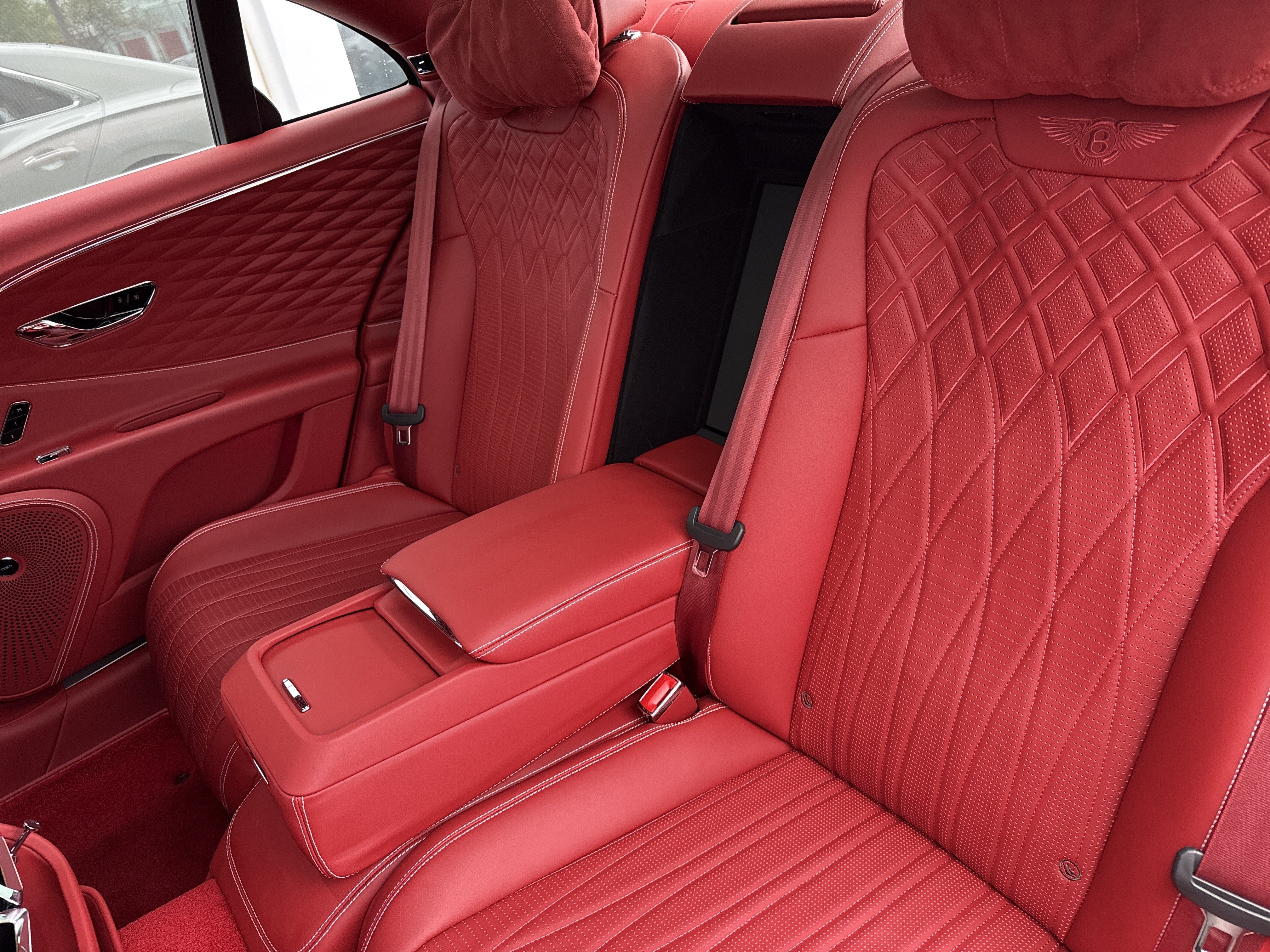 Used 2023 Bentley Flying Spur Azure AWD/4WD image 43