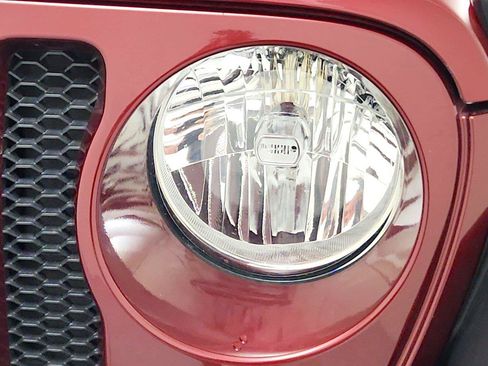 Used 2022 Jeep Wrangler Unlimited Sport AWD/4WD image 10