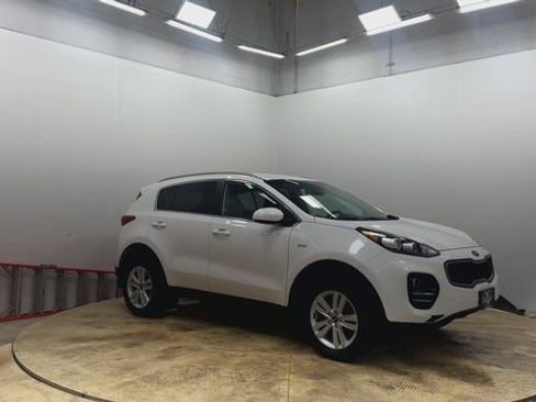 Used 2018 Kia Sportage LX w/ LX Popular Package image 8