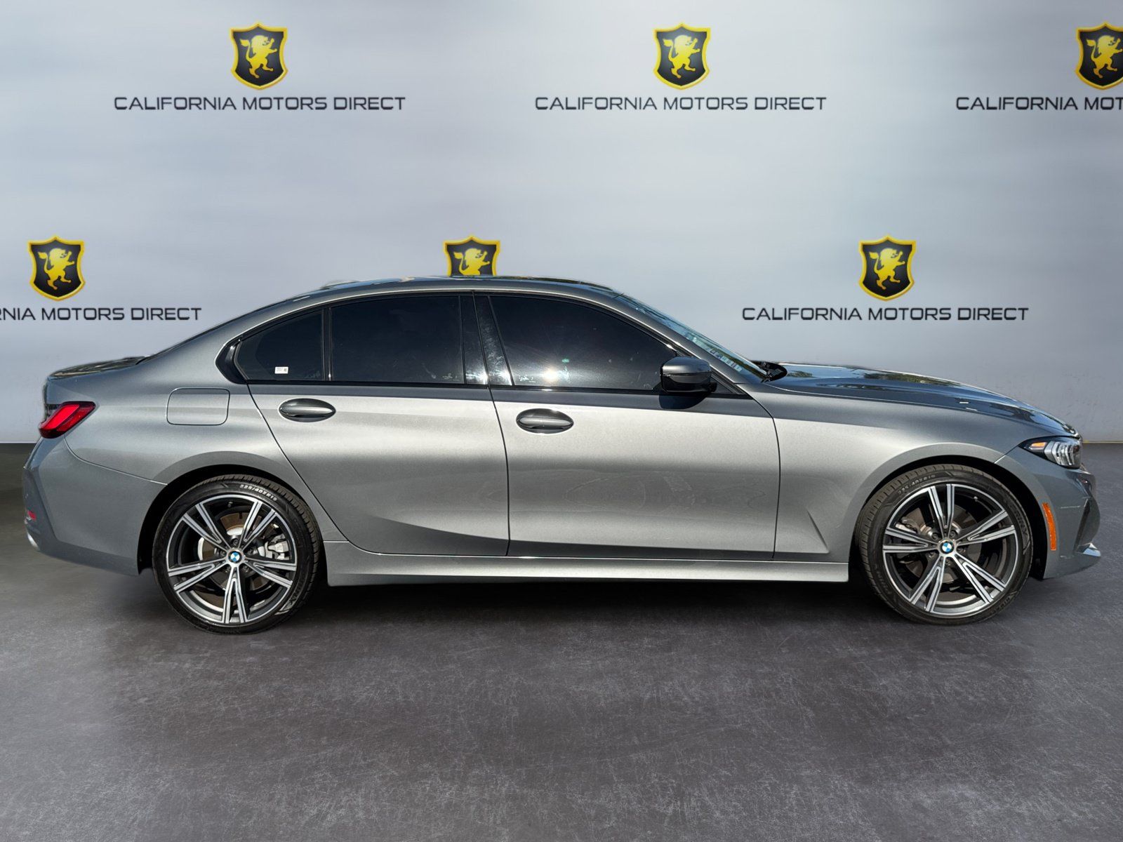 Used 2023 BMW 330i Sedan w/ Convenience Package RWD image 6