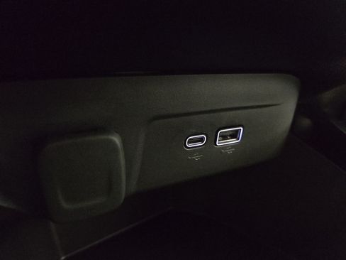 Certified 2025 Chevrolet Trax LT FWD image 27