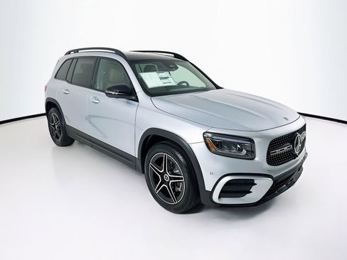New 2026 Mercedes-Benz GLB 250 image 1