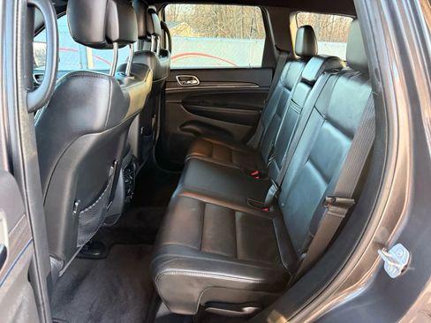 Used 2018 Jeep Grand Cherokee Limited image 17