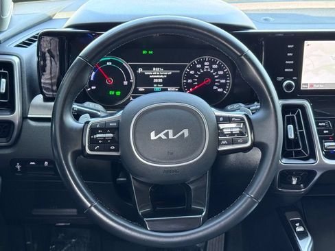 Used 2022 Kia Sorento S FWD image 8