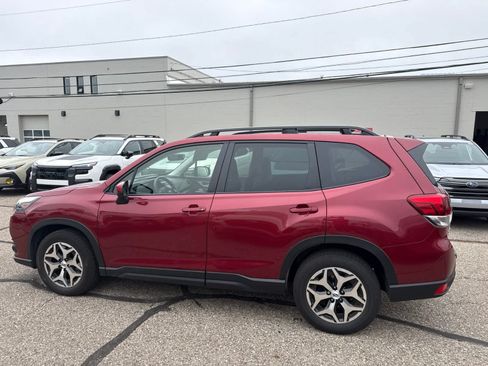 Used 2023 Subaru Forester Premium AWD/4WD image 12
