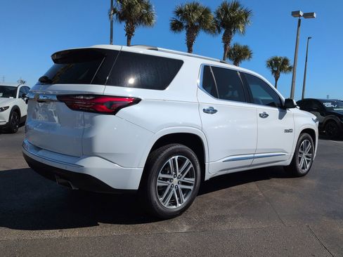 Used 2023 Chevrolet Traverse High Country image 4