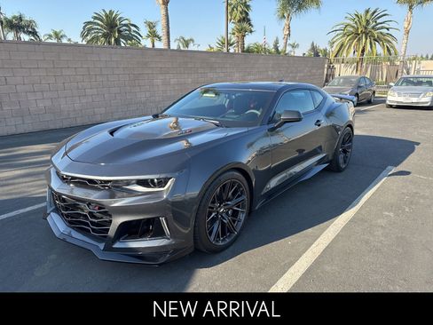 Used 2018 Chevrolet Camaro ZL1 image 1