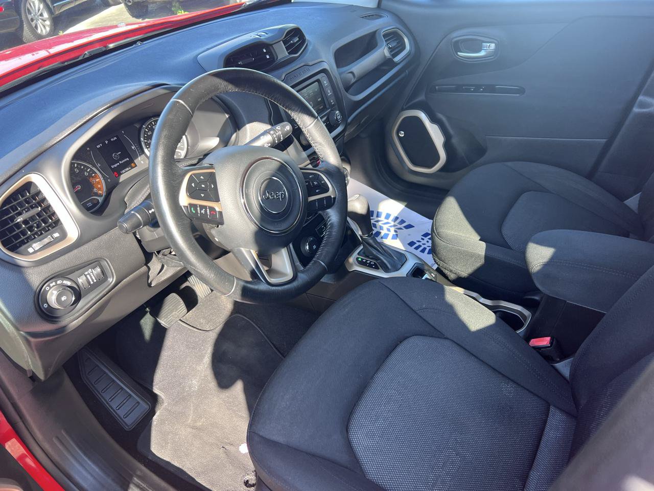 Used 2017 Jeep Renegade Latitude w/ Popular Equipment Group AWD/4WD image 13