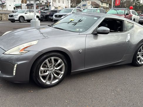 Used 2013 Nissan 370Z image 3