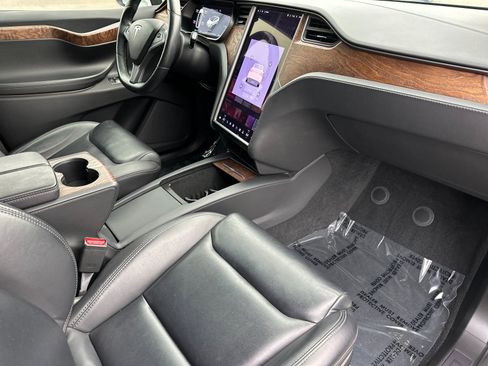 Used 2020 Tesla Model X Long Range image 15