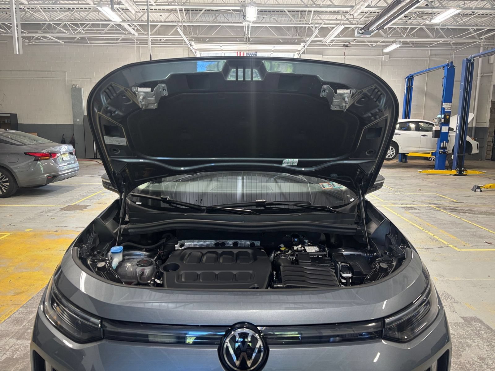 Used 2026 Volkswagen Tiguan SE AWD/4WD image 32