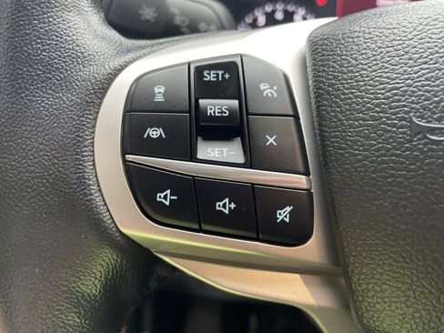 Used 2023 Ford Explorer Limited image 12