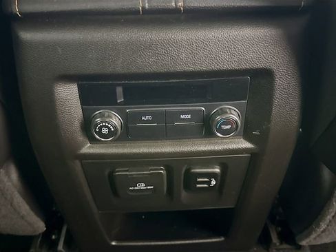 Used 2018 Chevrolet Traverse RS FWD image 27