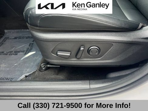 Certified 2026 Kia Sportage EX w/ EX Panorama Roof Package FWD image 26