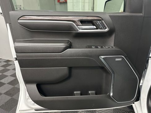 Used 2023 Chevrolet Silverado 1500 LTZ AWD/4WD image 17