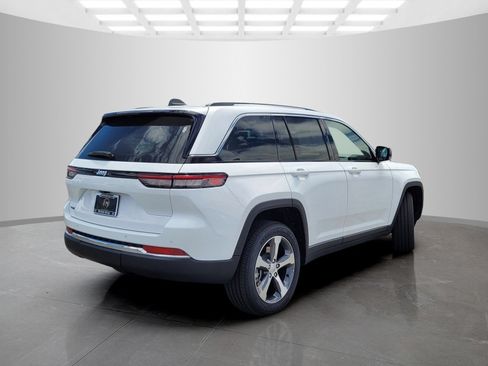 Used 2023 Jeep Grand Cherokee 4WD 4xe image 6