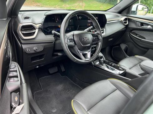 Used 2025 Chevrolet TrailBlazer ACTIV FWD image 13