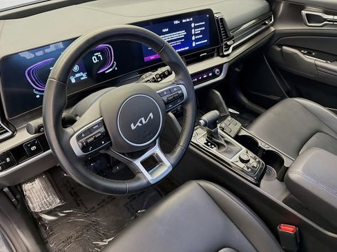 Used 2025 Kia Sportage EX w/ Premium Package image 7
