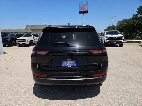 Used 2024 Jeep Grand Cherokee Altitude AWD/4WD image 7