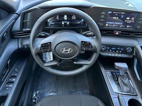 Certified 2025 Hyundai Elantra Sport image 15