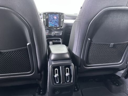 Used 2023 Volvo XC40 B5 Core image 62