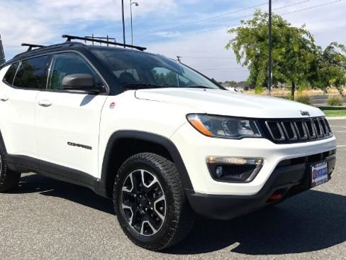 Used 2020 Jeep Compass Trailhawk AWD/4WD image 2
