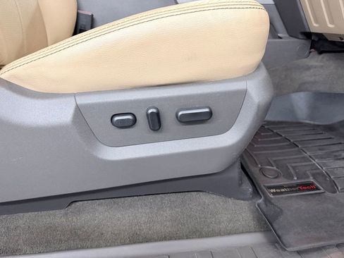 Used 2012 Ford F250 Lariat w/ Chrome Pkg image 32