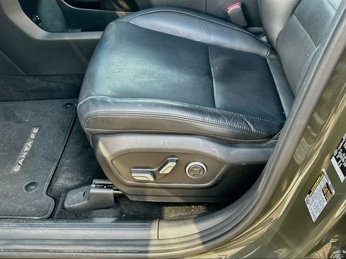 Used 2025 Hyundai Santa Fe Limited AWD/4WD image 7