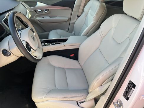 Used 2023 Volvo XC90 B5 Core w/ Protection Package Premier image 18