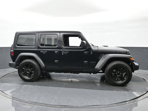 Used 2022 Jeep Wrangler Unlimited Sport AWD/4WD image 9