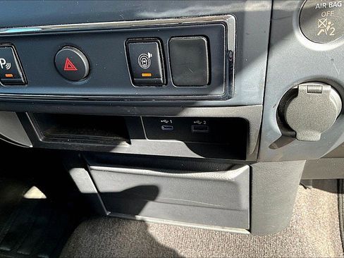 Used 2023 Nissan Titan SV RWD image 34