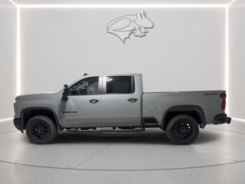 Used 2025 Chevrolet Silverado 2500 Custom w/ Custom Convenience Package AWD/4WD image 2