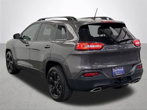 Used 2016 Jeep Cherokee Latitude FWD image 14