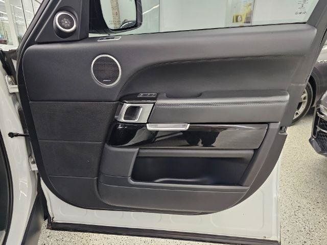 Used 2017 Land Rover Range Rover Supercharged AWD/4WD image 31