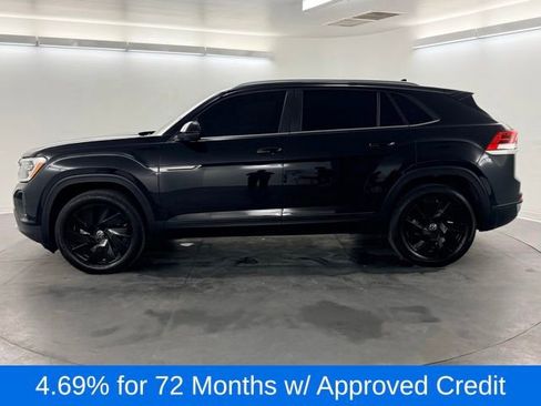 Used 2025 Volkswagen Atlas Cross Sport SE FWD image 4