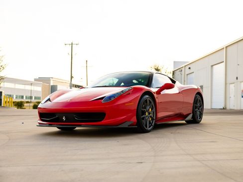 Used 2012 Ferrari 458 Italia Coupe RWD image 1