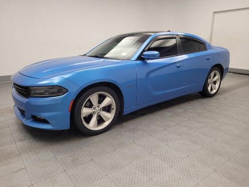 Used 2016 Dodge Charger R/T image 2