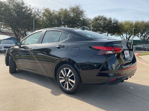 Used 2025 Nissan Versa SV image 9
