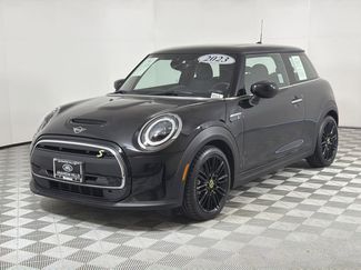 Used 2023 MINI Cooper SE video 1
