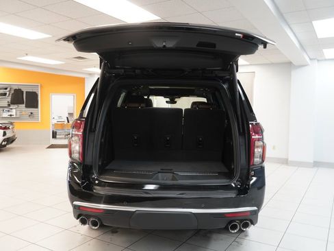 Used 2022 Chevrolet Tahoe High Country AWD/4WD image 11