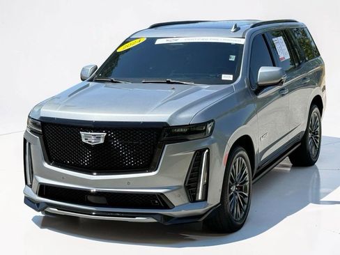 Certified 2024 Cadillac Escalade V w/ LPO, ONYX Package AWD/4WD image 12