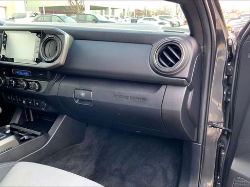 Used 2023 Toyota Tacoma TRD Sport image 18