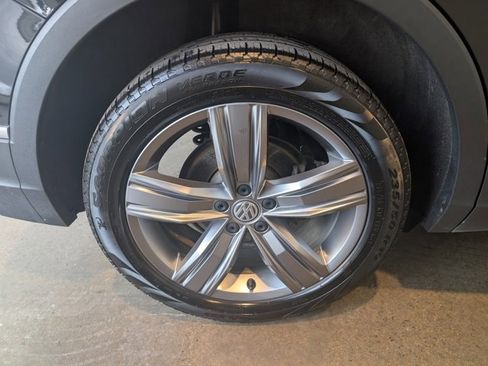 Used 2020 Volkswagen Tiguan SEL image 8