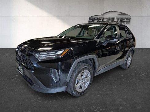 Used 2023 Toyota RAV4 LE AWD/4WD image 5