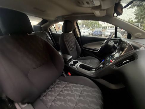 Used 2015 Chevrolet Volt FWD image 4