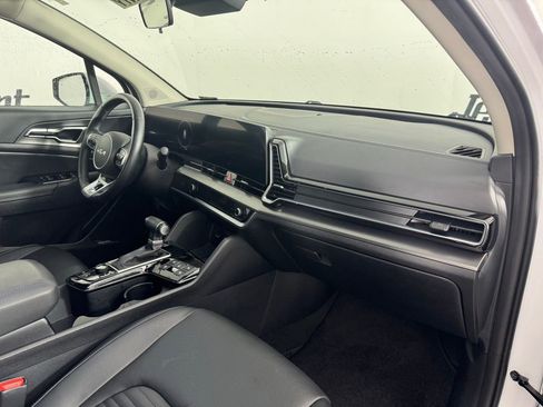 Used 2025 Kia Sportage SX image 30