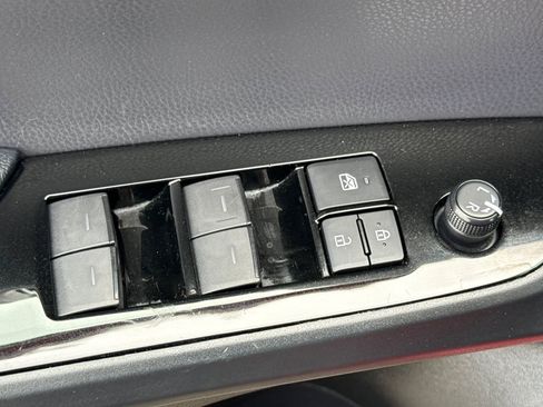 Used 2020 Toyota Prius Prime LE image 13