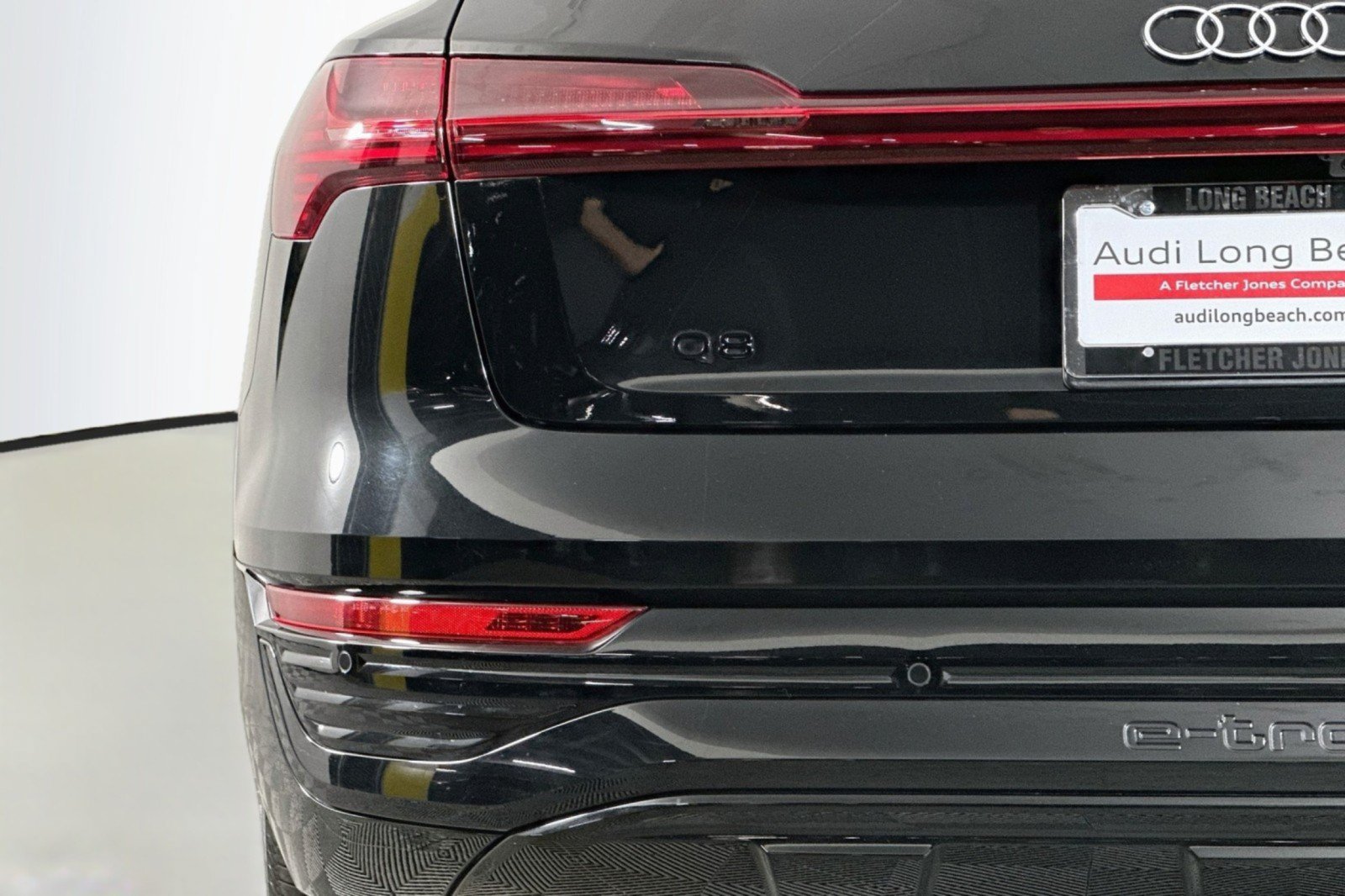 Used 2024 Audi Q8 e-tron Premium Plus AWD/4WD image 17