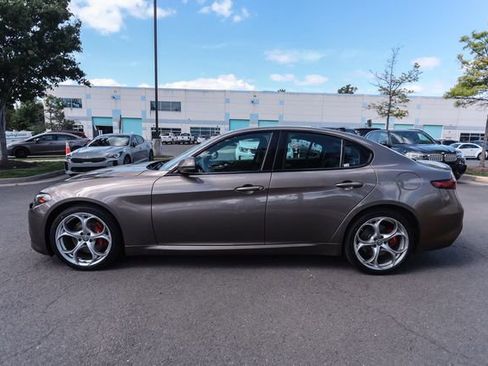 Used 2019 Alfa Romeo Giulia Ti Sport w/ Quick Order Package 22S Sport AWD/4WD image 5