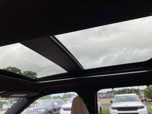 New 2025 Mitsubishi Outlander SEL image 9